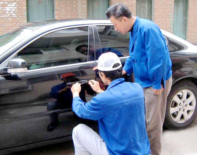 伊宁开锁公司：车钥匙坏了怎么办